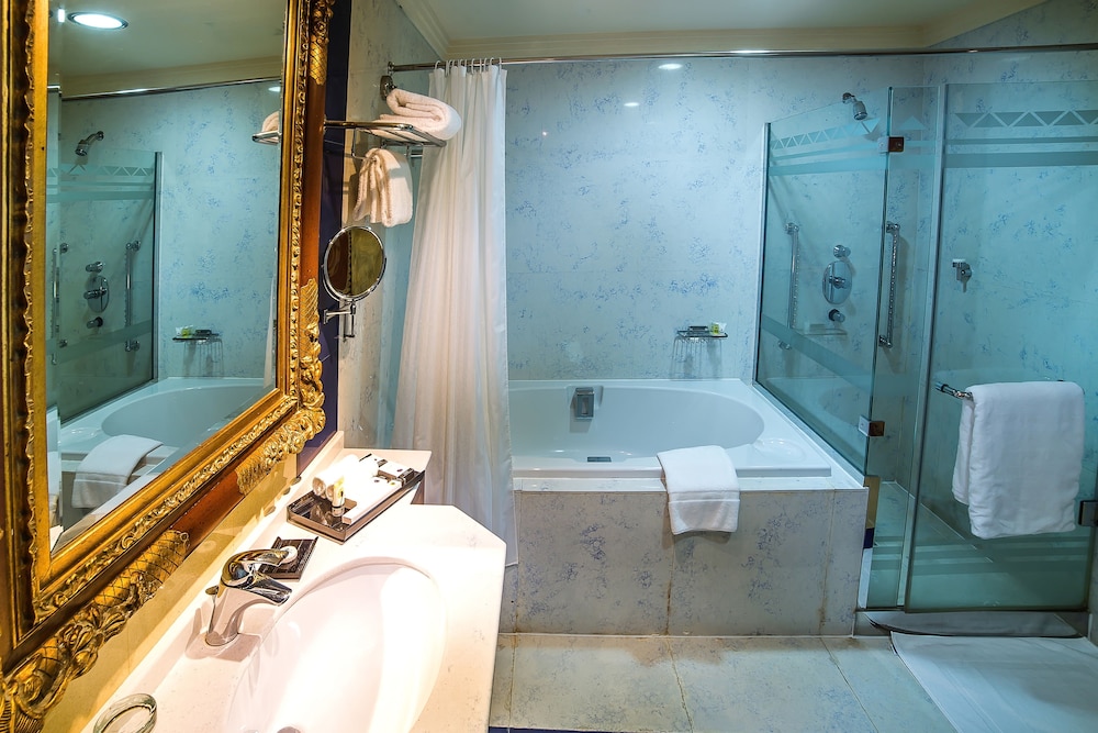 Al Raha Beach Hotel — снимок 9