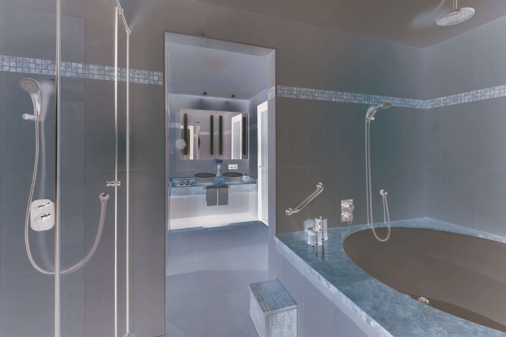 Avani Deira Dubai Hotel — снимок 11