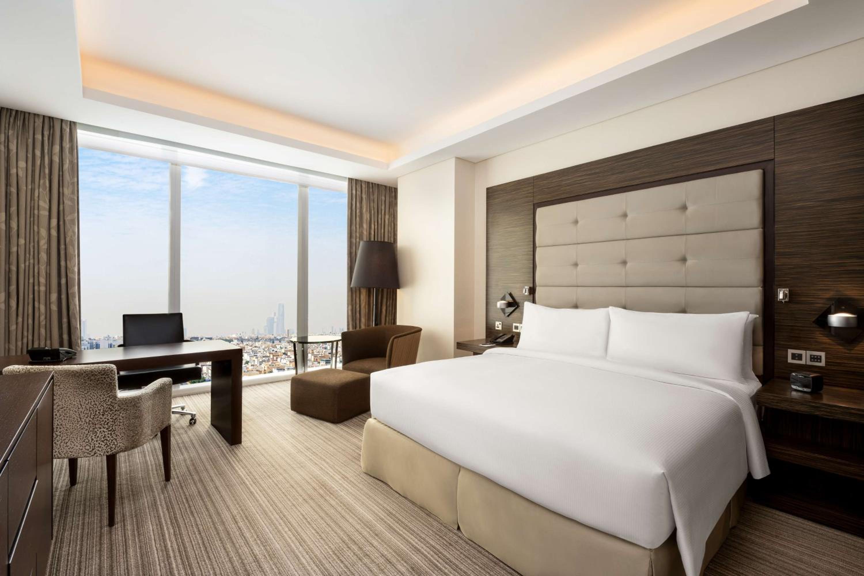 Hilton Riyadh Hotel & Residences — снимок 10