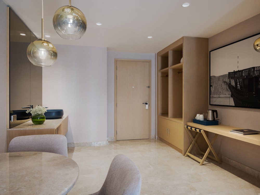 Avani Muscat Hotel & Suites — снимок 24