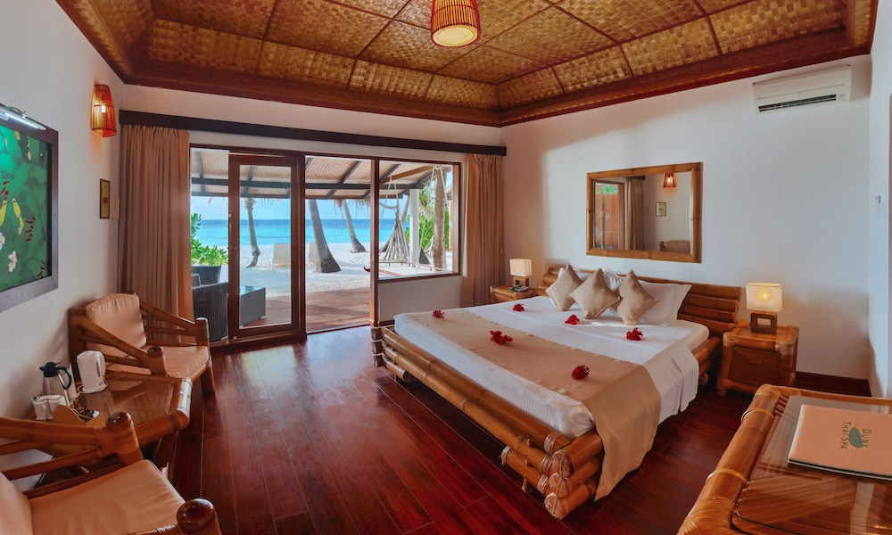 Angaga Island Resort and Spa — снимок 14