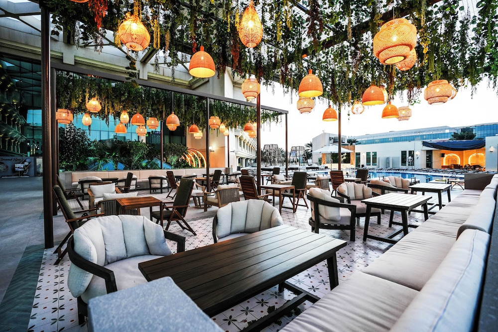 Mövenpick Grand Al Bustan Dubai — снимок 27