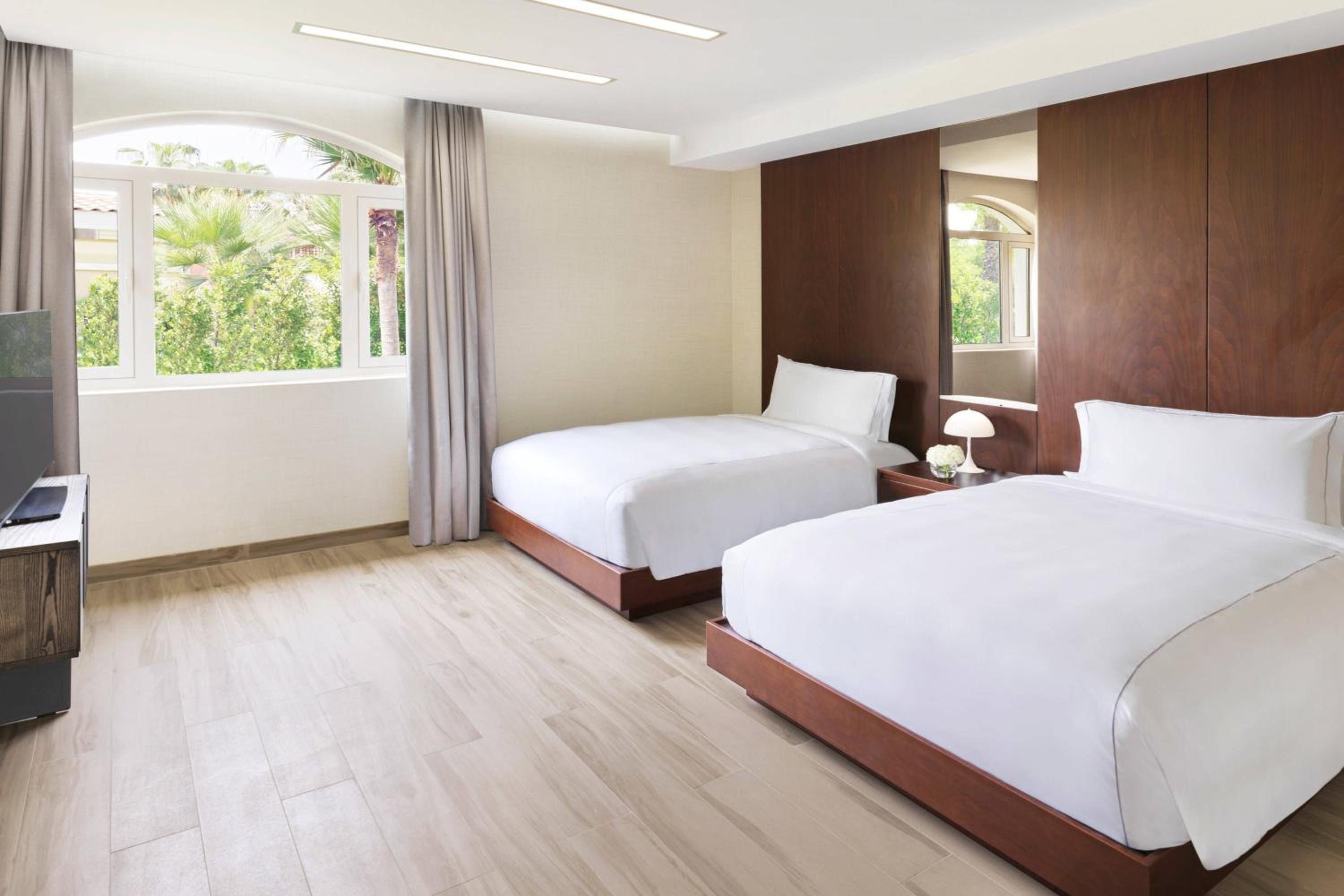 The Ritz-Carlton Abu Dhabi, Grand Canal — снимок 8