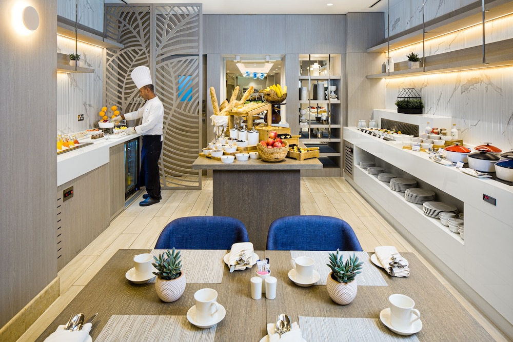Beach Rotana All Suites — снимок 11
