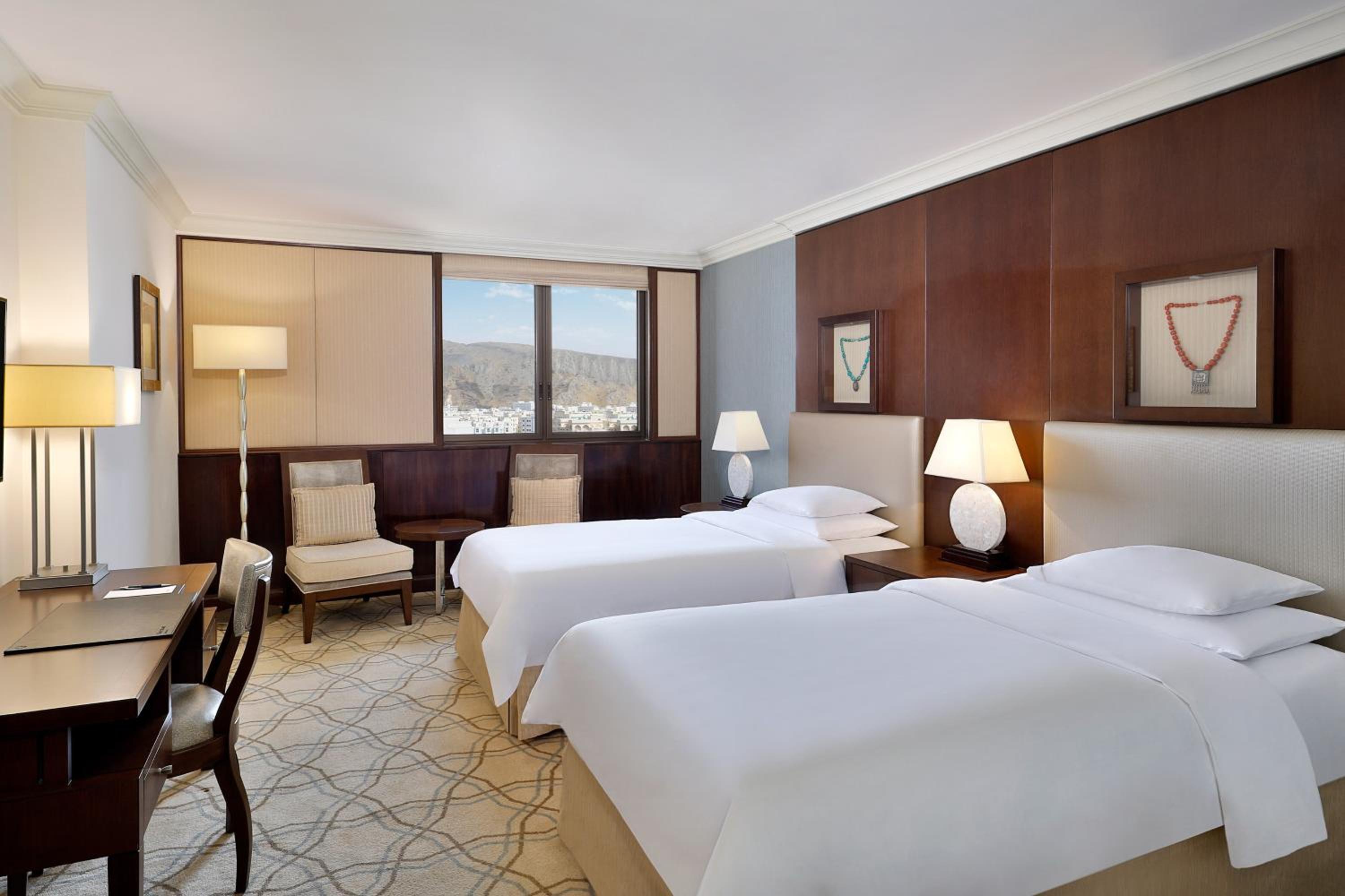 Sheraton Oman Hotel — снимок 16