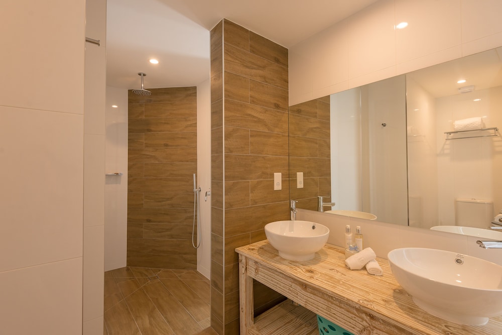 Le Nautique Luxury Beachfront Apartments — снимок 12