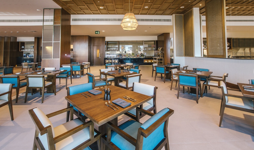 Crowne Plaza Muscat OCEC, an IHG Hotel — снимок 27