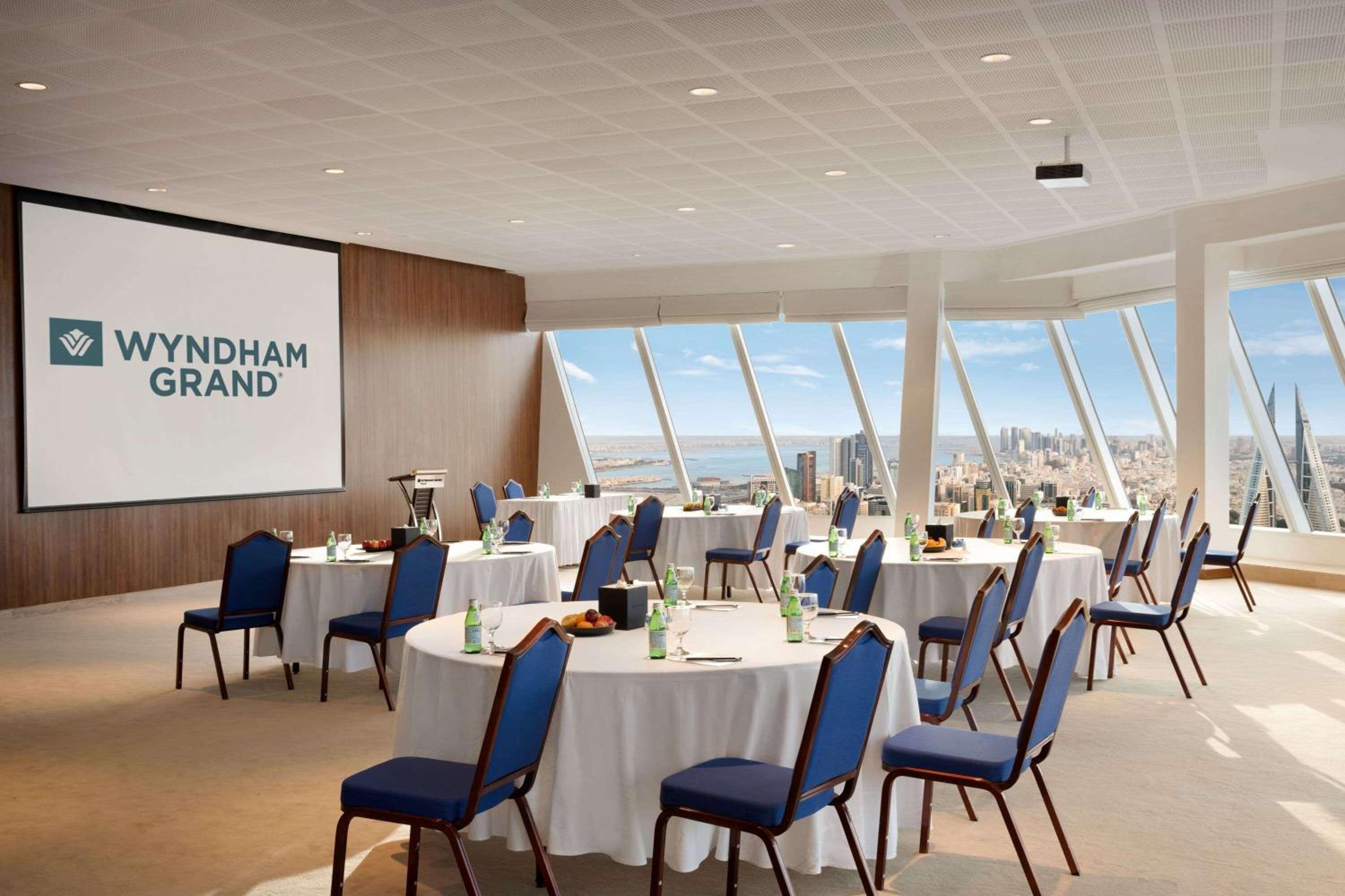 Wyndham Grand Manama — снимок 9