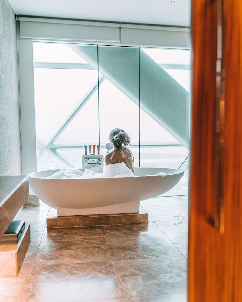 Andaz Capital Gate Abu Dhabi – a concept by Hyatt — снимок 16