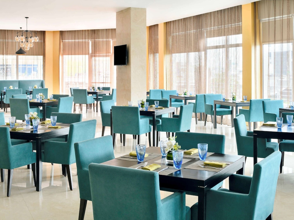 Mövenpick Hotel Jumeirah Lakes Towers — снимок 5