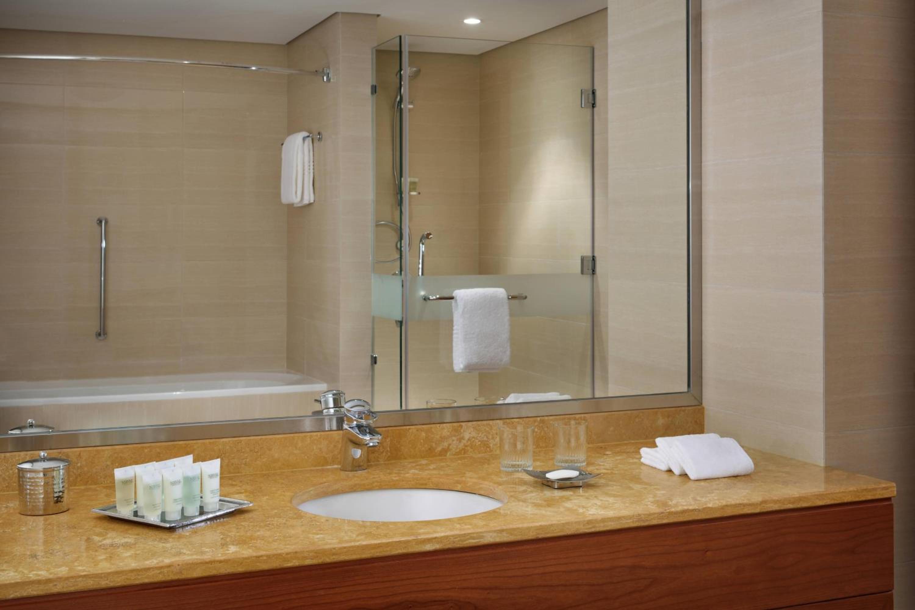 Courtyard by Marriott Kuwait City — снимок 14