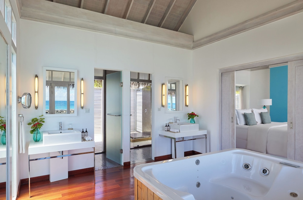 nH Maldives Kuda Rah Resort — снимок 24