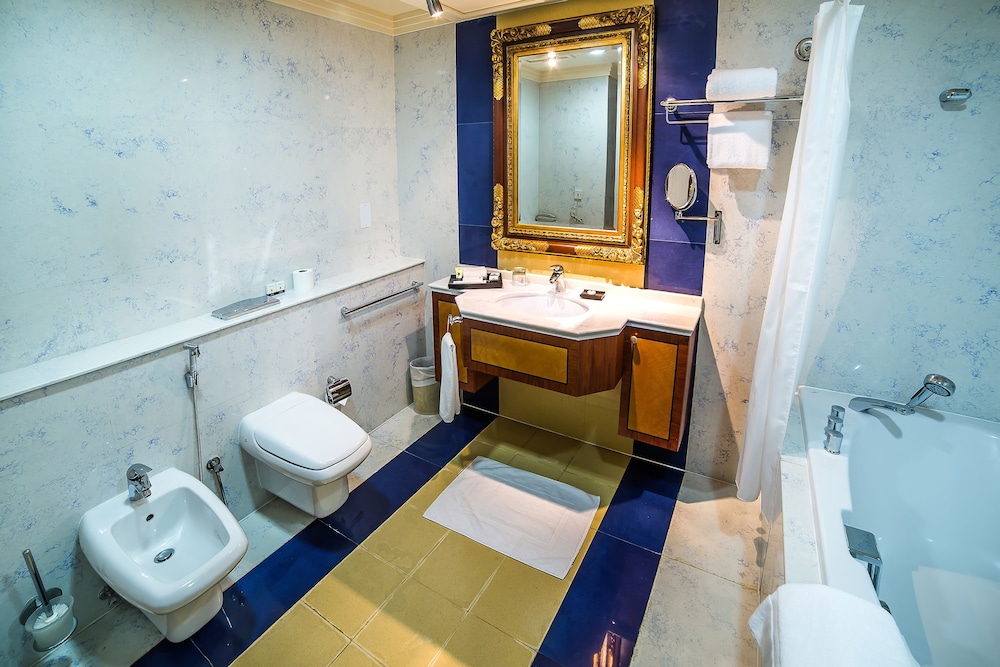Al Raha Beach Hotel — снимок 10