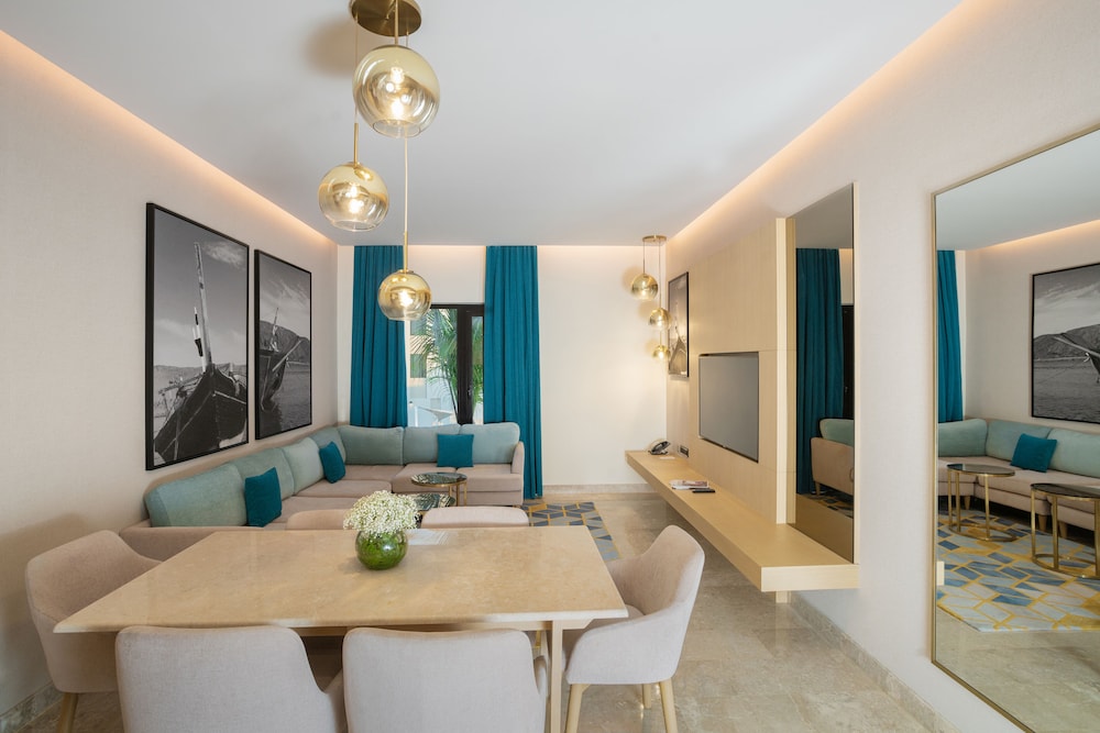 Avani Muscat Hotel & Suites — снимок 17