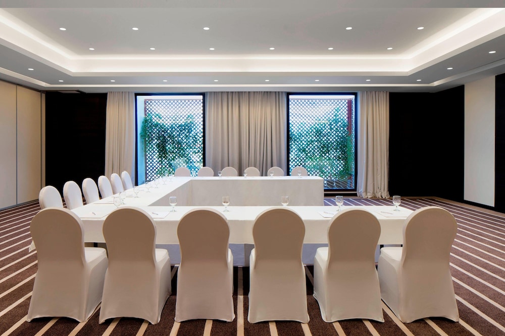 Le Meridien Dubai Hotel & Conference Centre — снимок 17