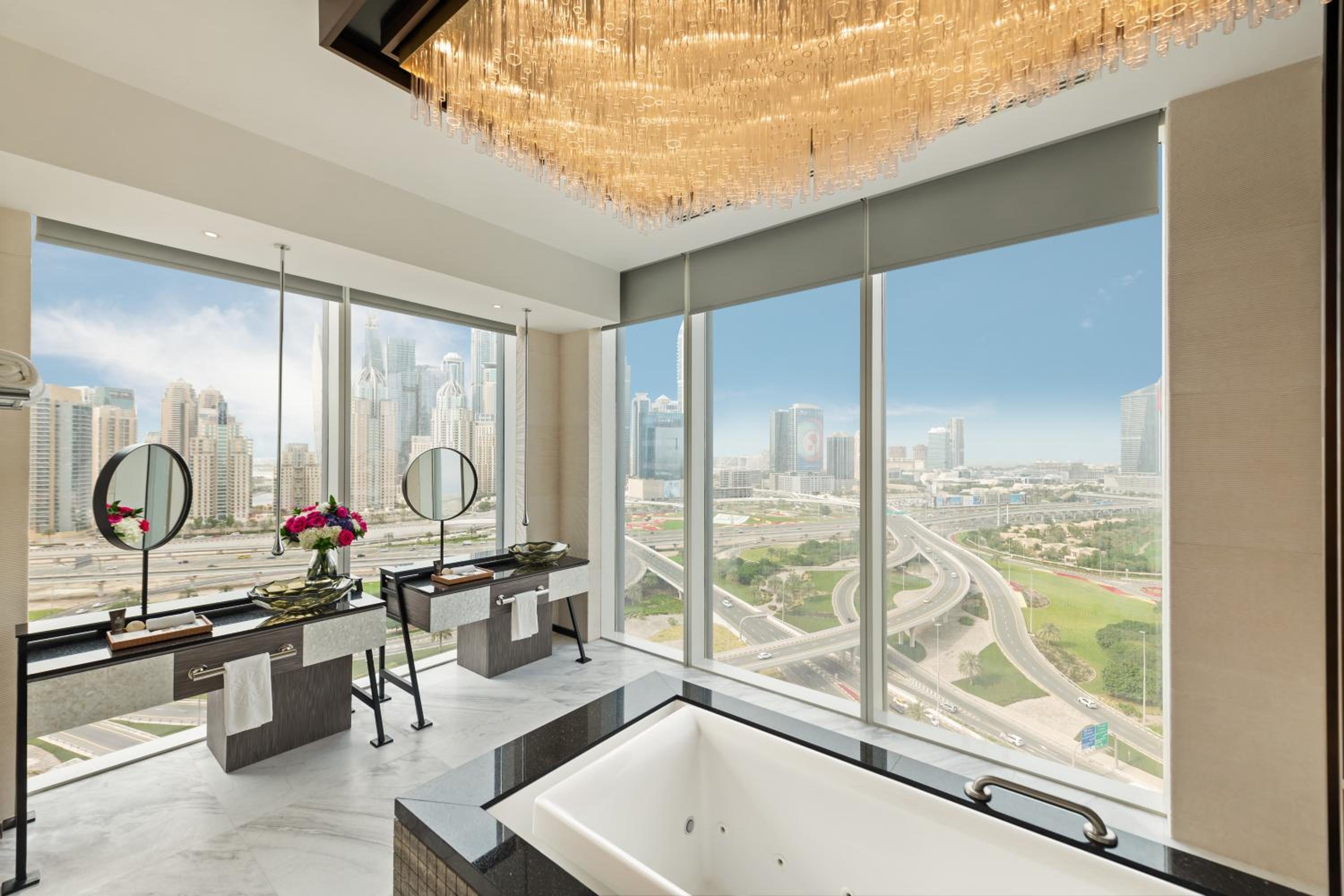 Taj Jumeirah Lakes Towers — снимок 5