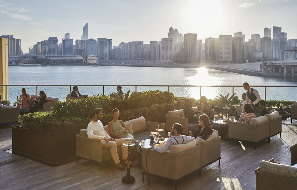 Four Seasons Hotel Abu Dhabi at Al Maryah Island — снимок 4
