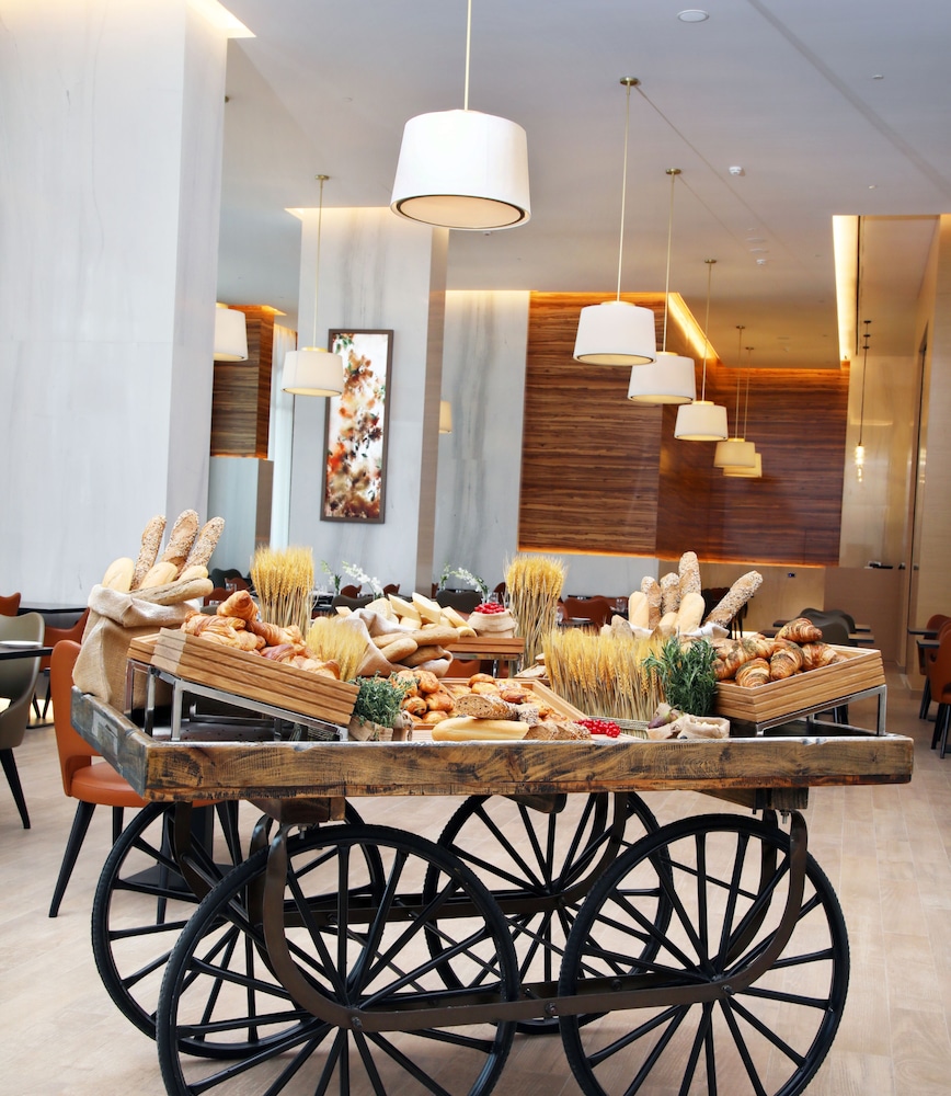 Grand Cosmopolitan Hotel — снимок 2