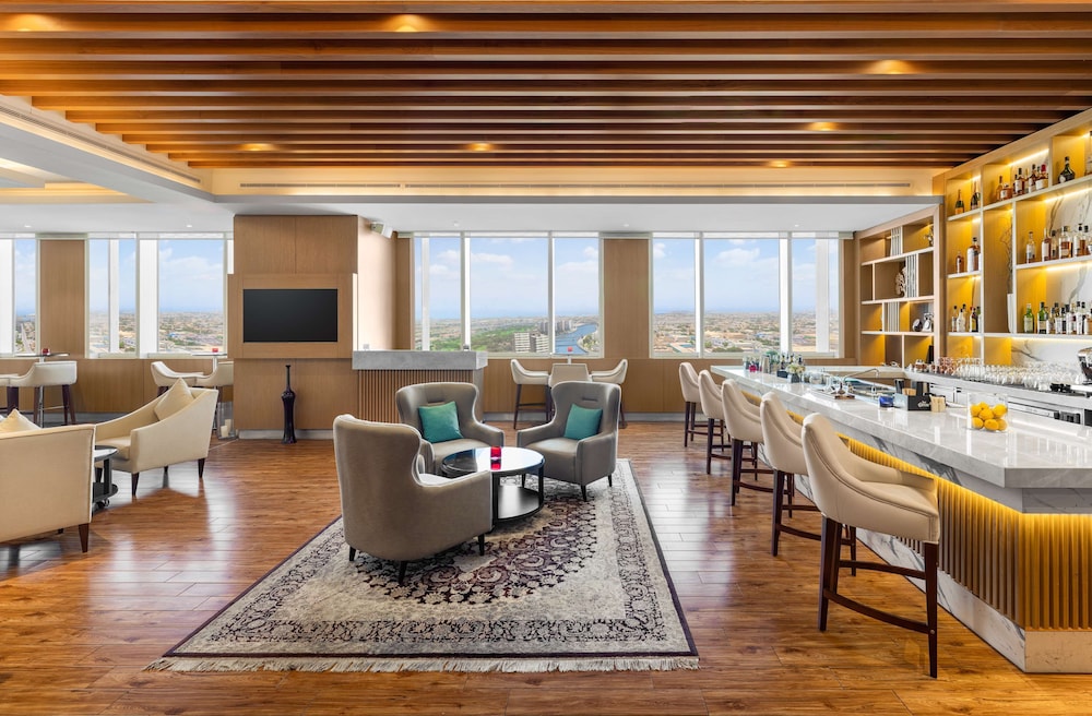 V Hotel Dubai, Curio Collection by Hilton — снимок 27