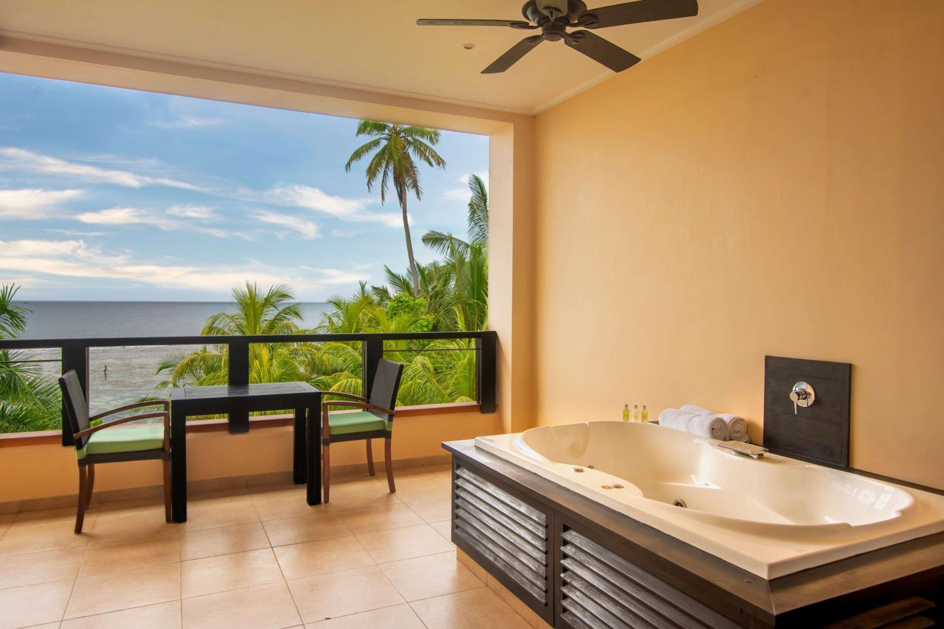 DoubleTree by Hilton Seychelles - Allamanda Resort & Spa — снимок 23