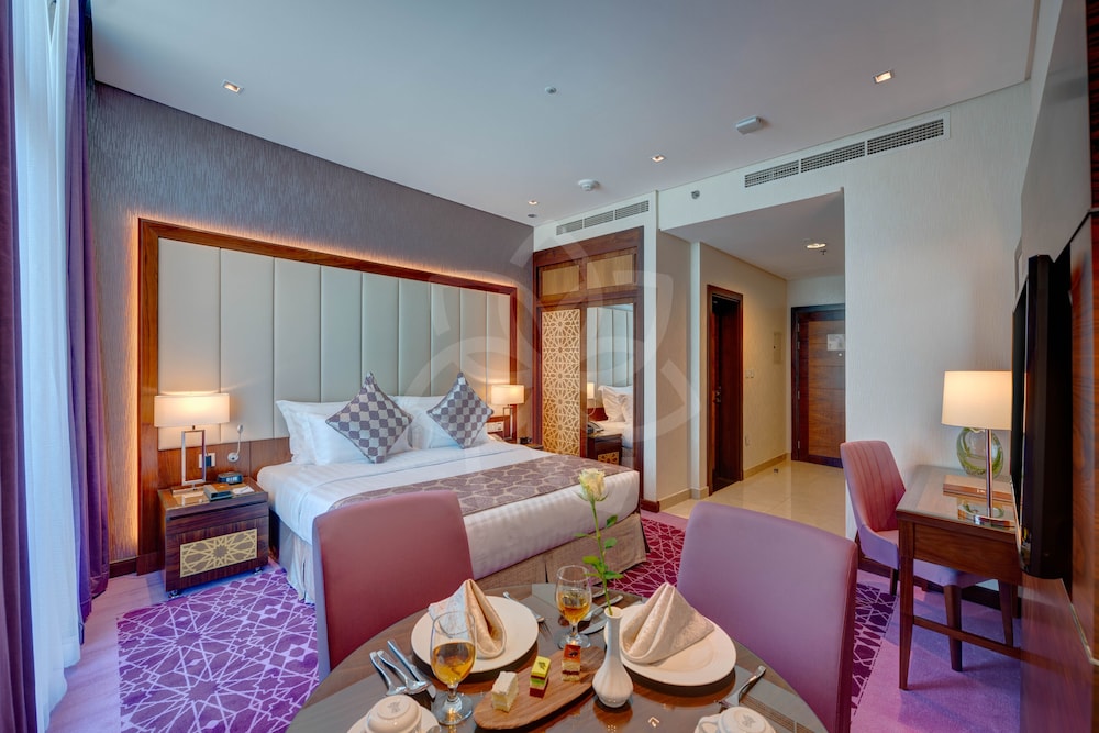 Royal Continental Suites — снимок 5