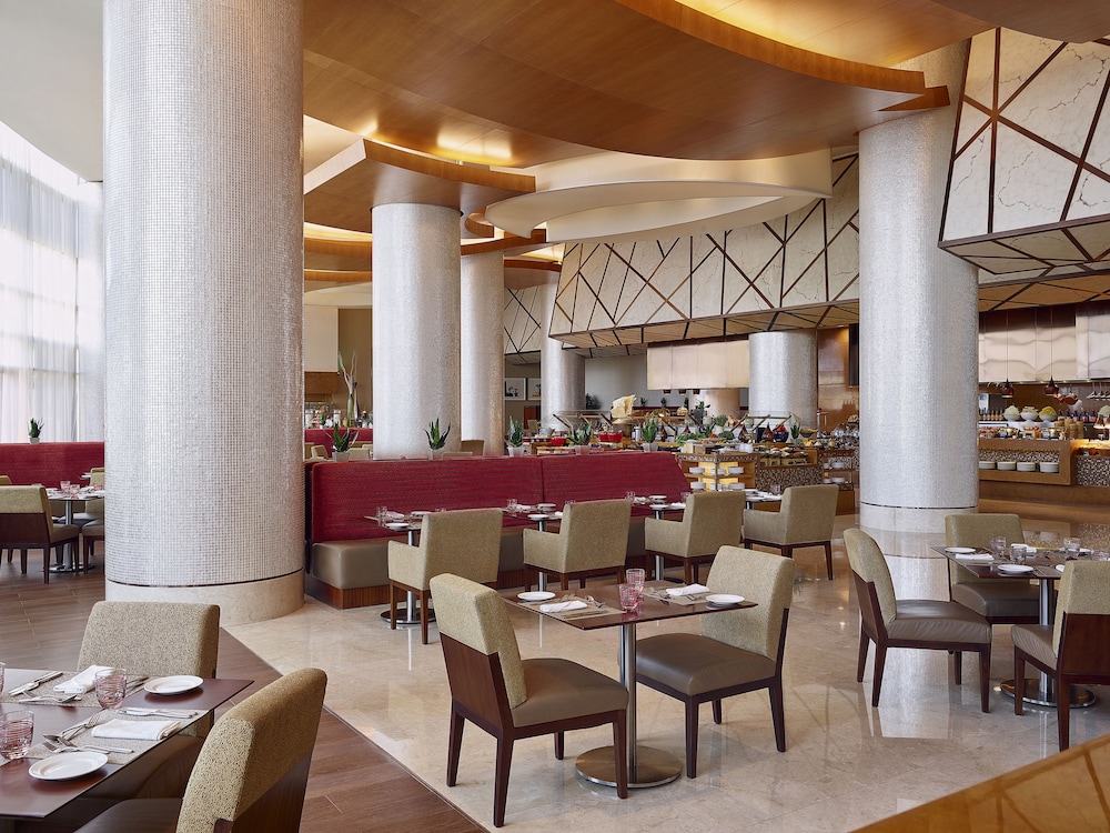 Swissotel Al Ghurair — снимок 14