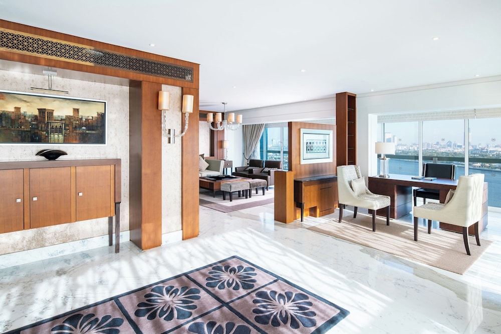 Sheraton Dubai Creek Hotel & Towers — снимок 20