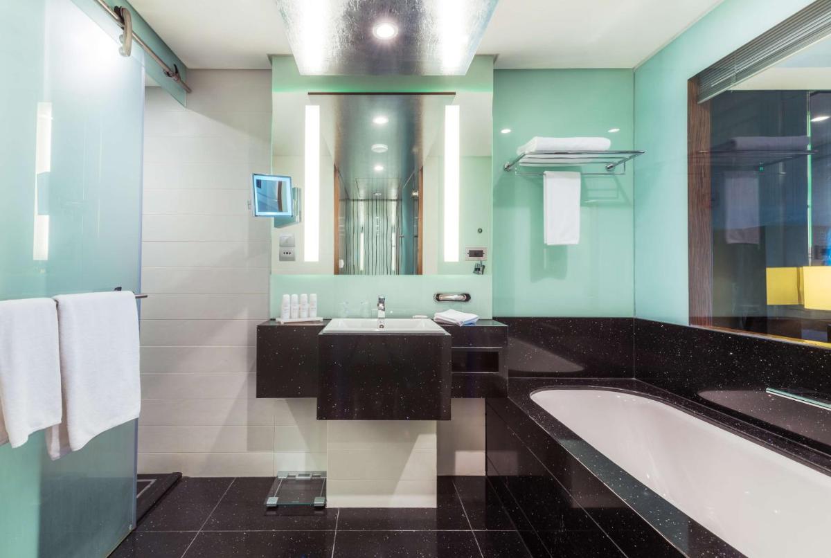 Radisson Blu Hotel, Kuwait — снимок 18