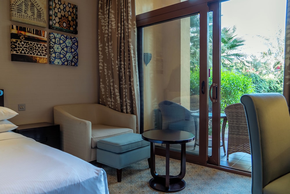 Hilton Ras Al Khaimah Beach Resort — снимок 16
