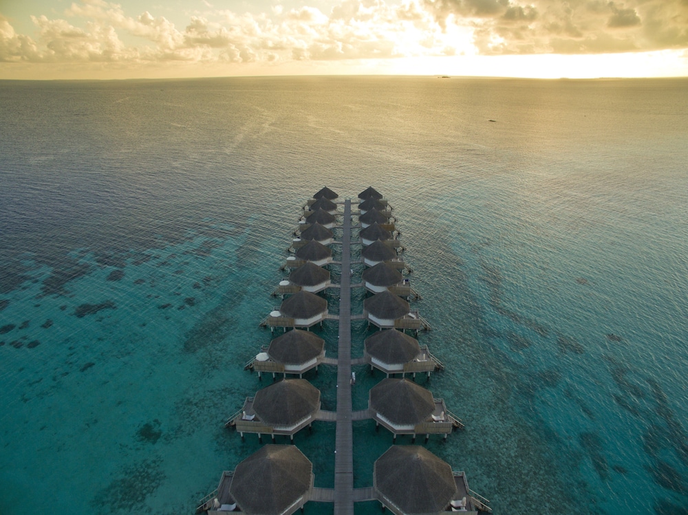 Angaga Island Resort and Spa — снимок 24