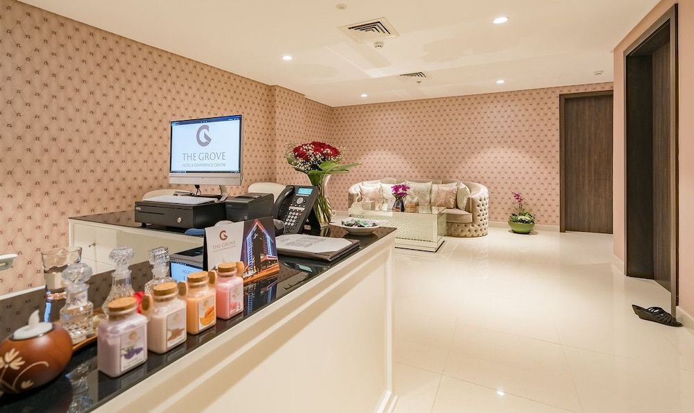 The Grove Hotel & Conference Centre — снимок 3
