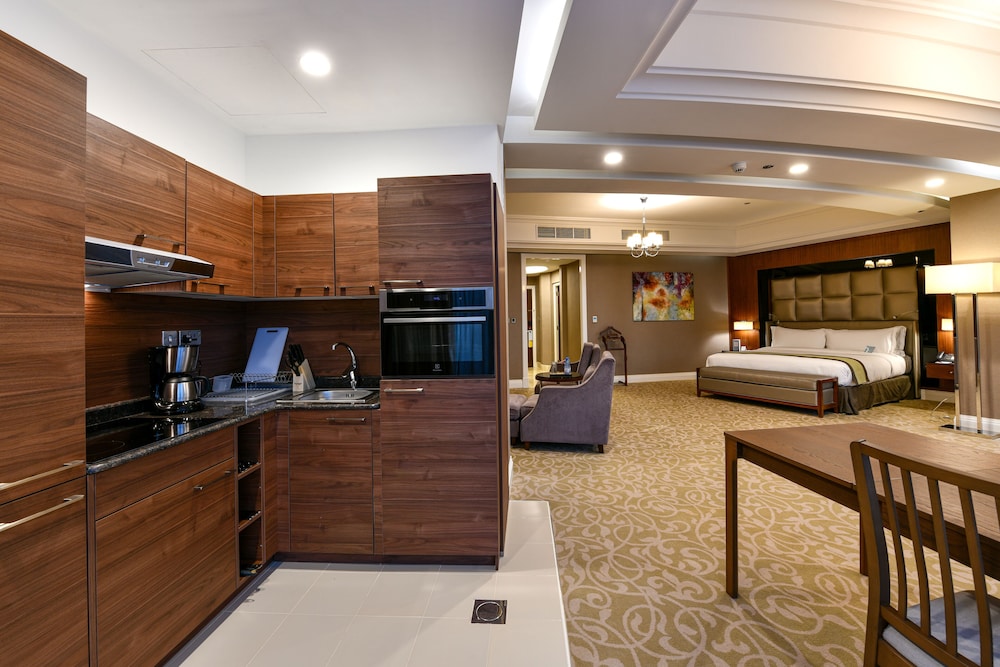 Crowne Plaza Doha West Bay, an IHG Hotel — снимок 2