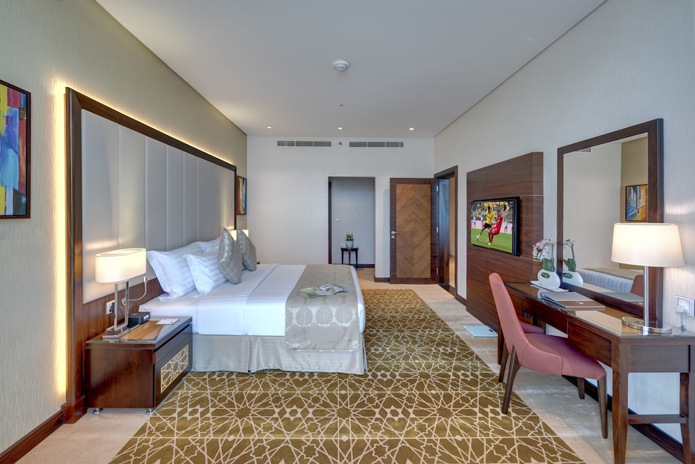 Royal Continental Suites — снимок 2