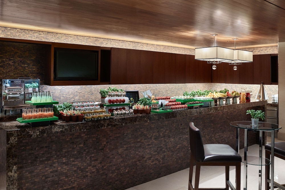 Swissotel Al Ghurair — снимок 25