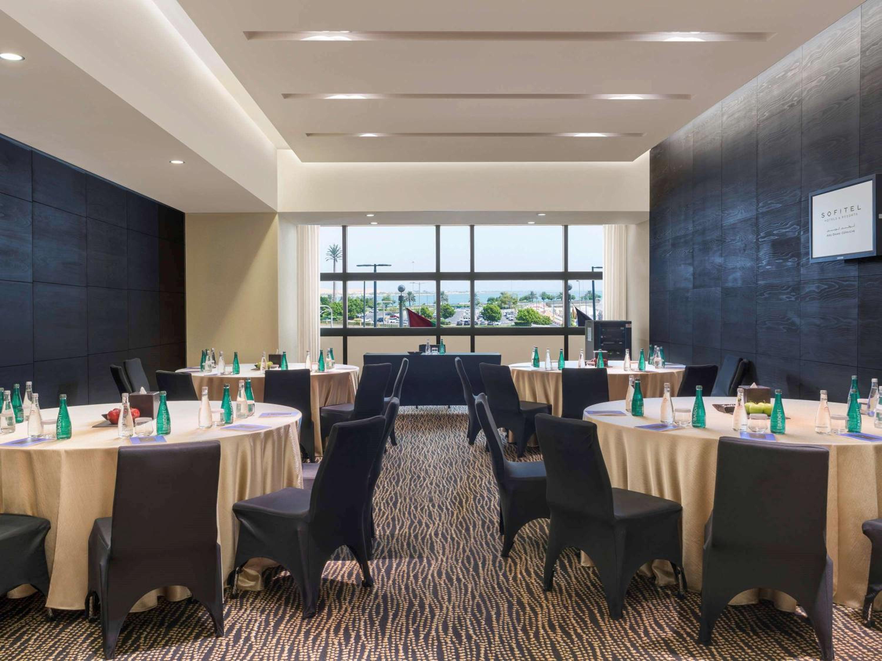 Sofitel Abu Dhabi Corniche — снимок 21