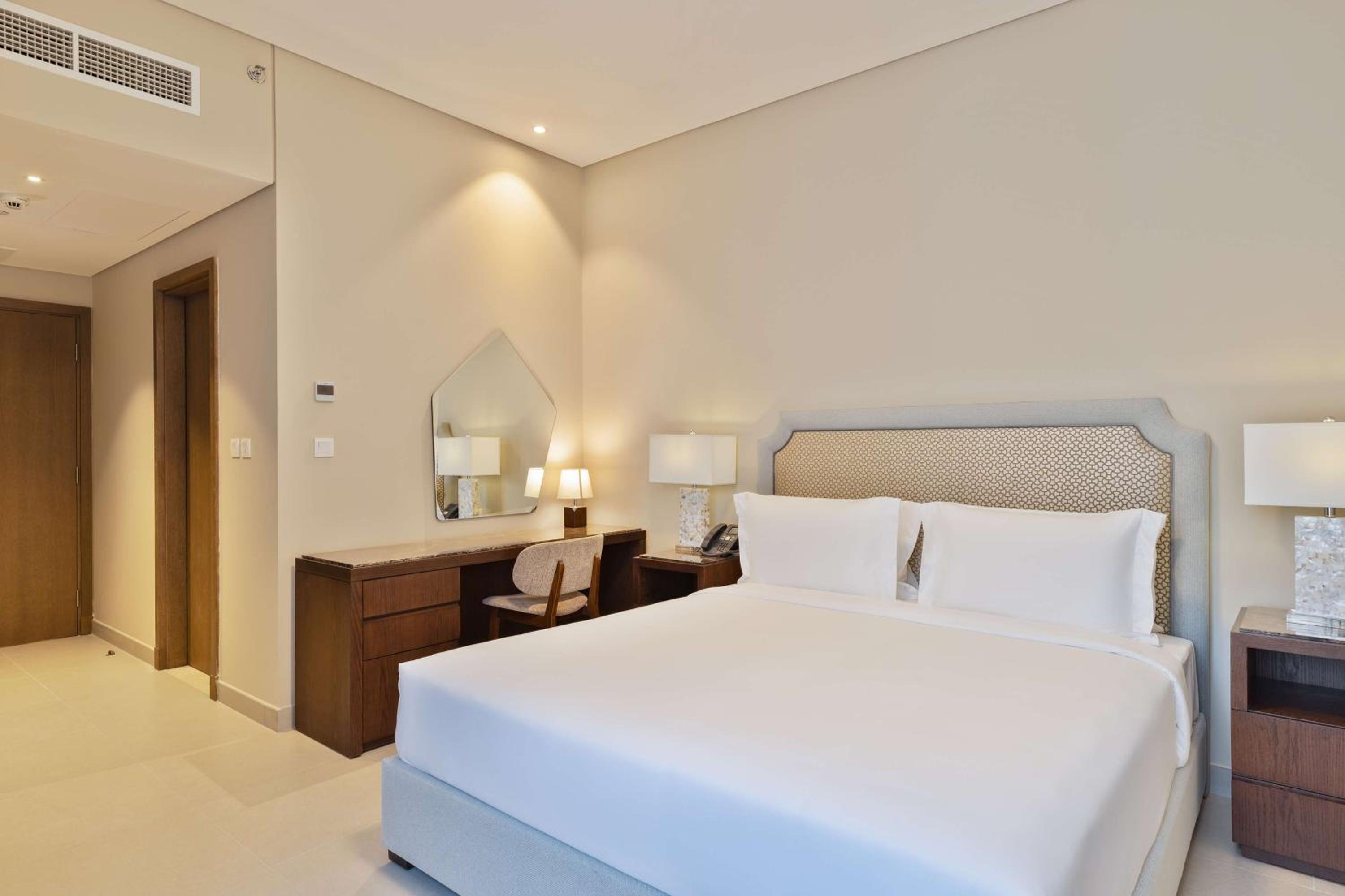 DoubleTree by Hilton Doha Downtown — снимок 12