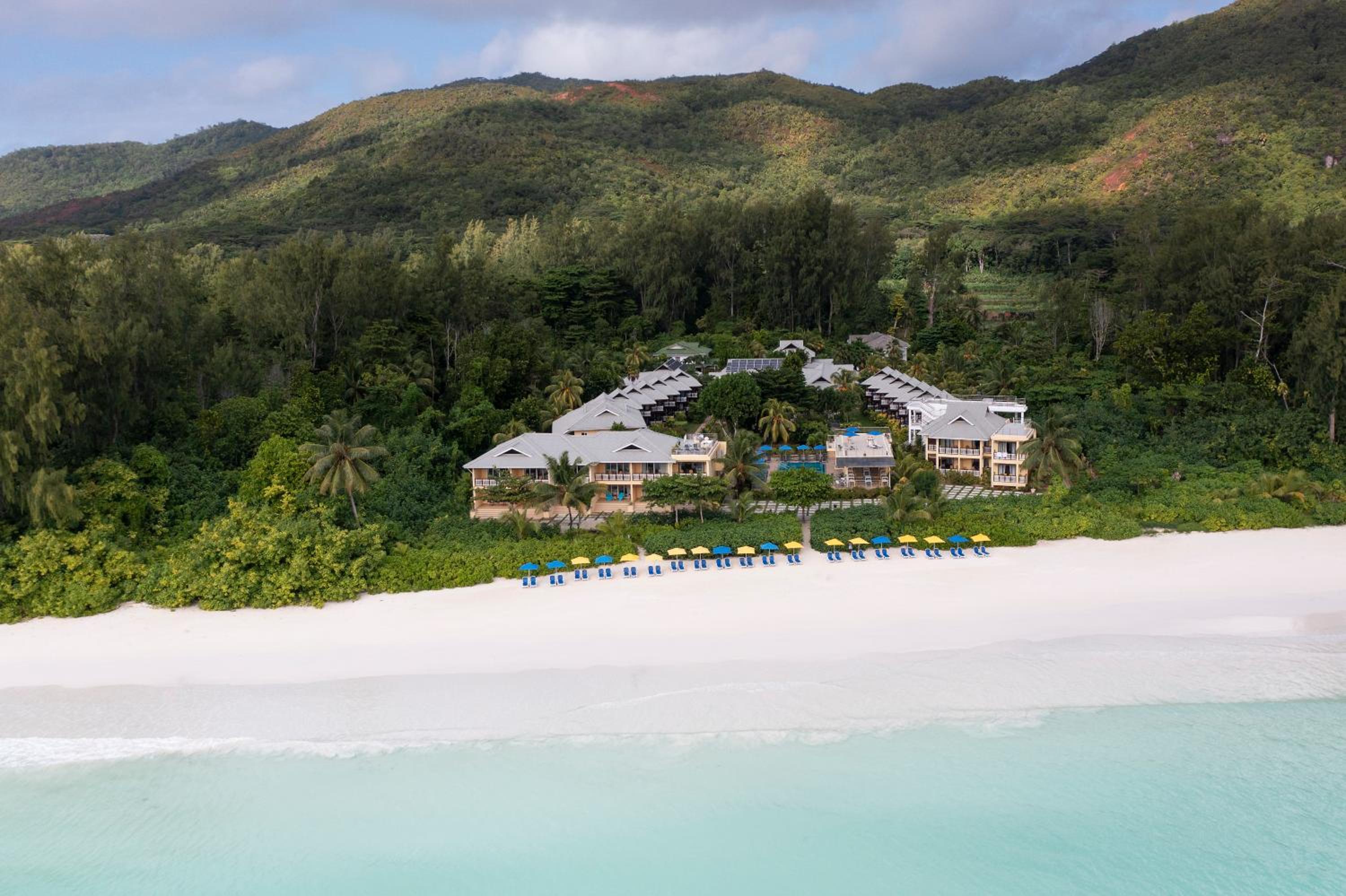 Acajou Beach Resort — вид курорта