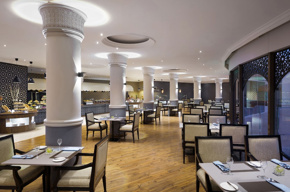 Crowne Plaza Riyadh Palace, an IHG Hotel — снимок 25