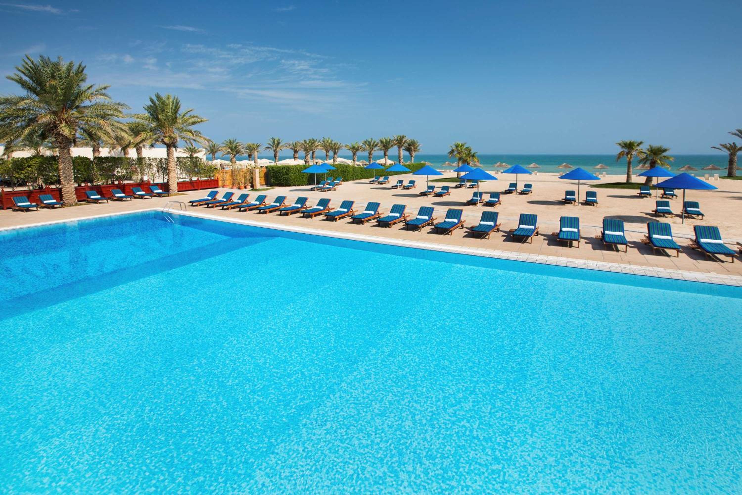 Hilton Kuwait Resort — снимок 11