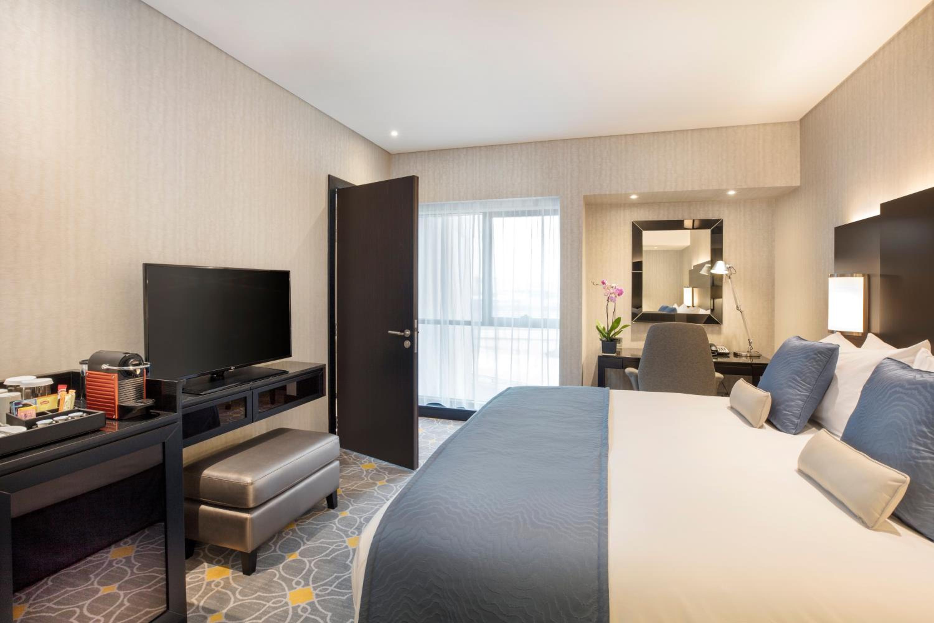 Crowne Plaza Bahrain, an IHG Hotel — снимок 8