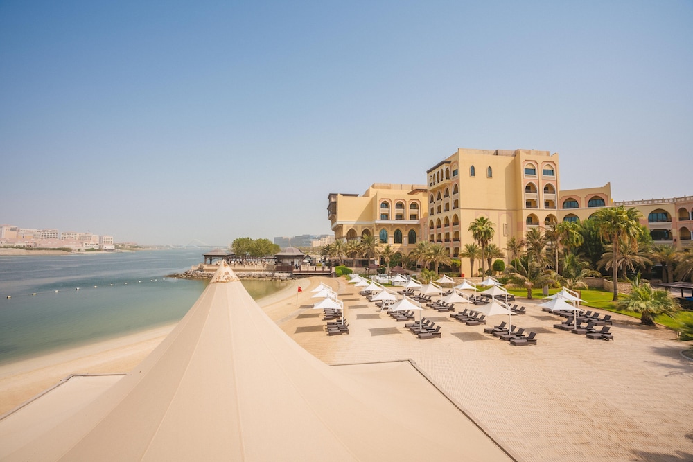 Shangri-La, Qaryat Al Beri, Abu Dhabi — вид курорта