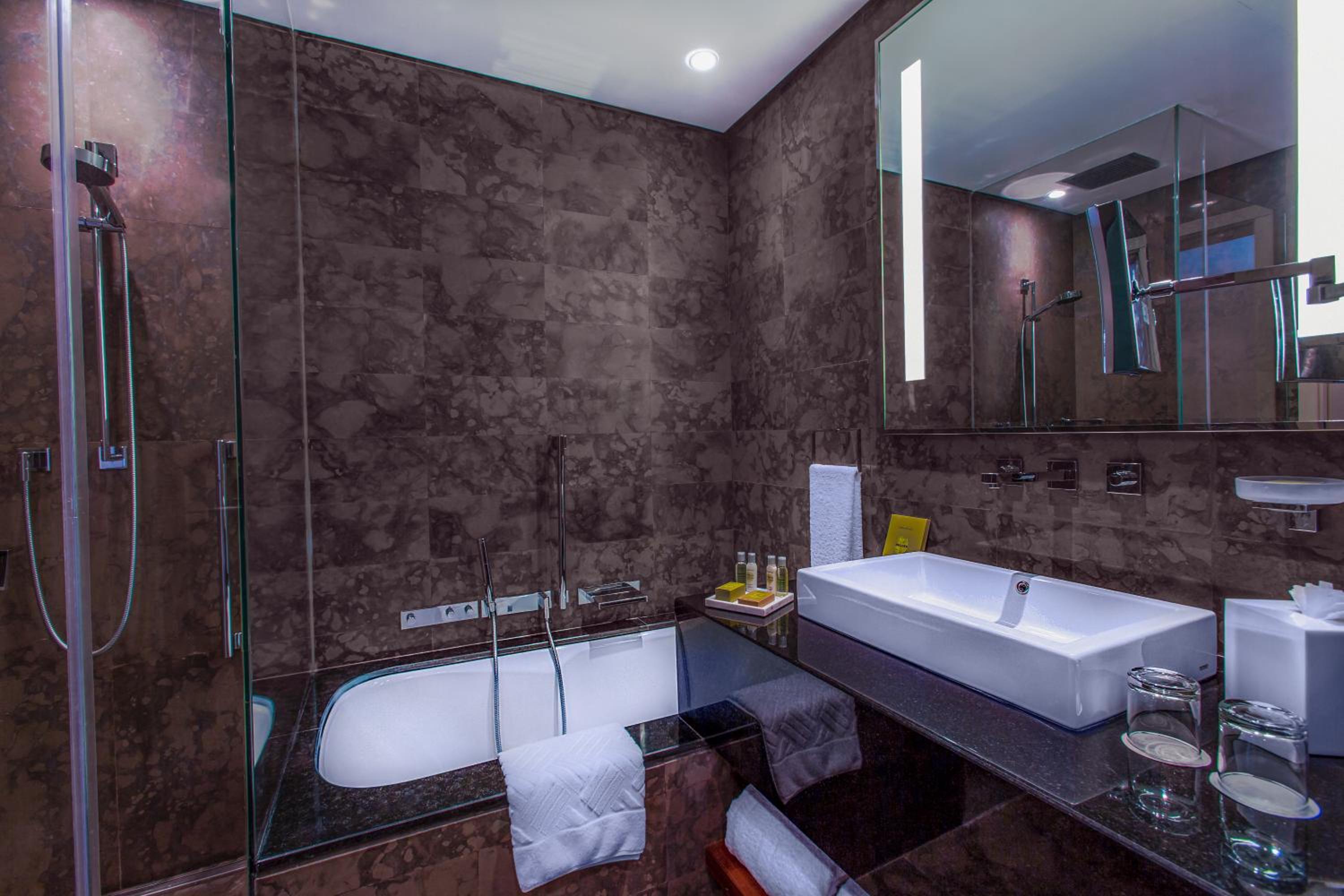Hilton Riyadh Hotel & Residences — снимок 16