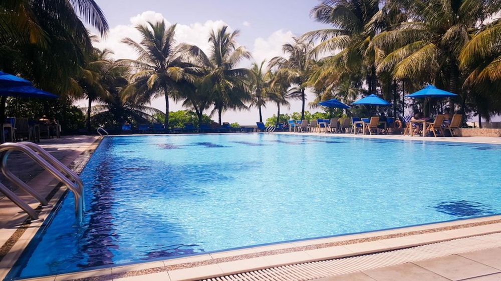 Hulhule Island Hotel — снимок 18