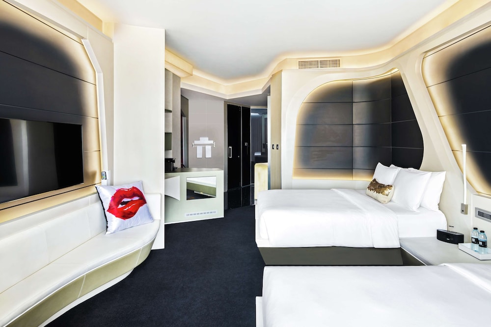 V Hotel Dubai, Curio Collection by Hilton — снимок 12