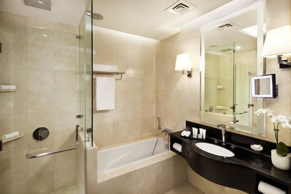 Crowne Plaza Doha West Bay, an IHG Hotel — снимок 26