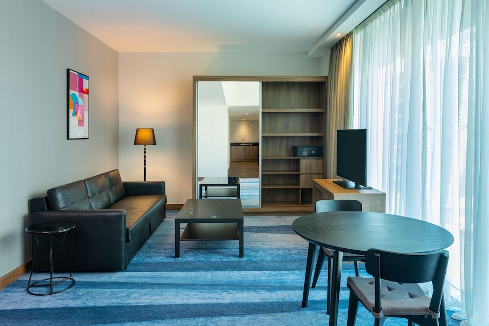 Aloft Palm Jumeirah, a Marriott Hotel — снимок 8