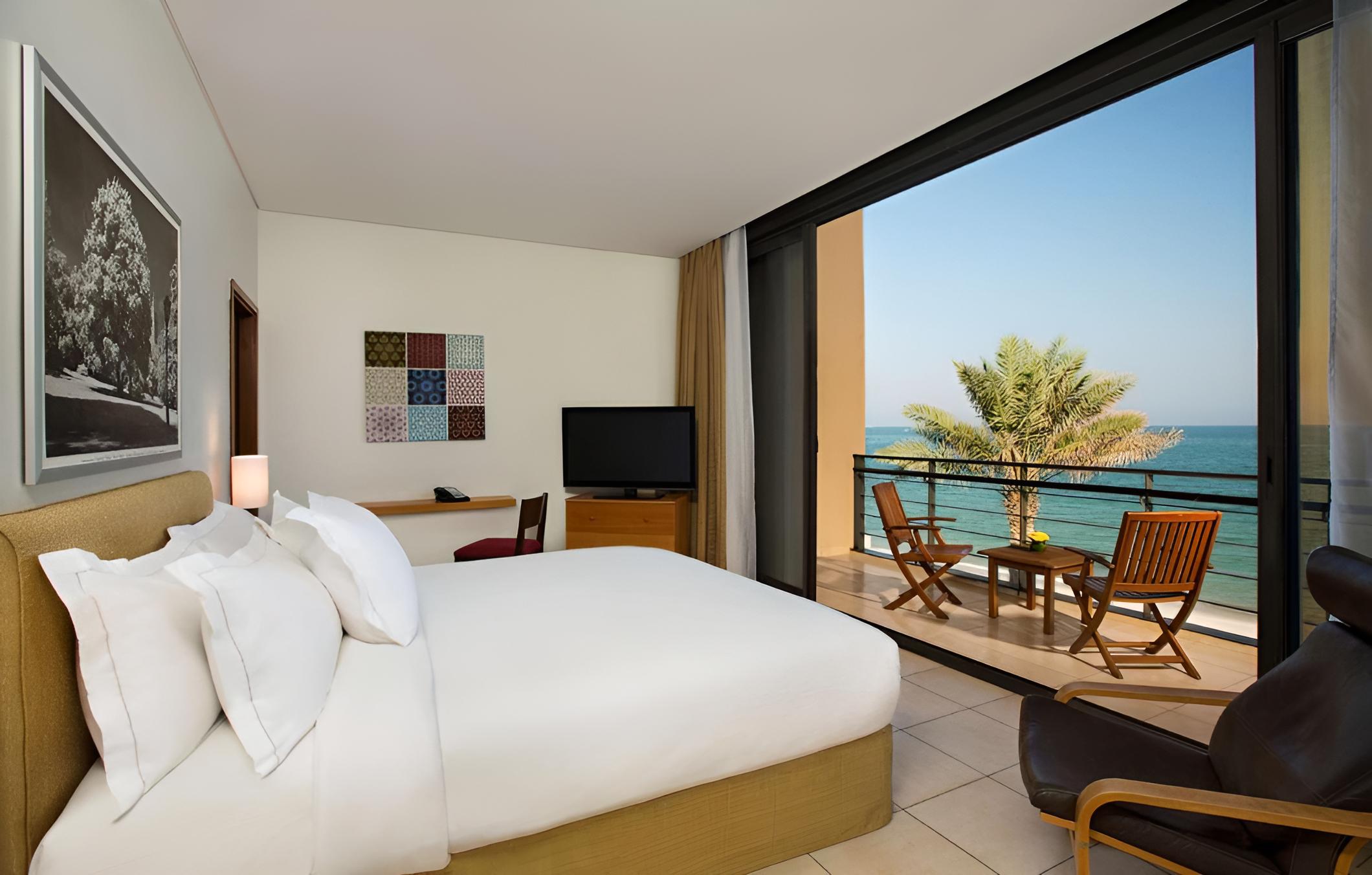 Hilton Kuwait Resort — снимок 27