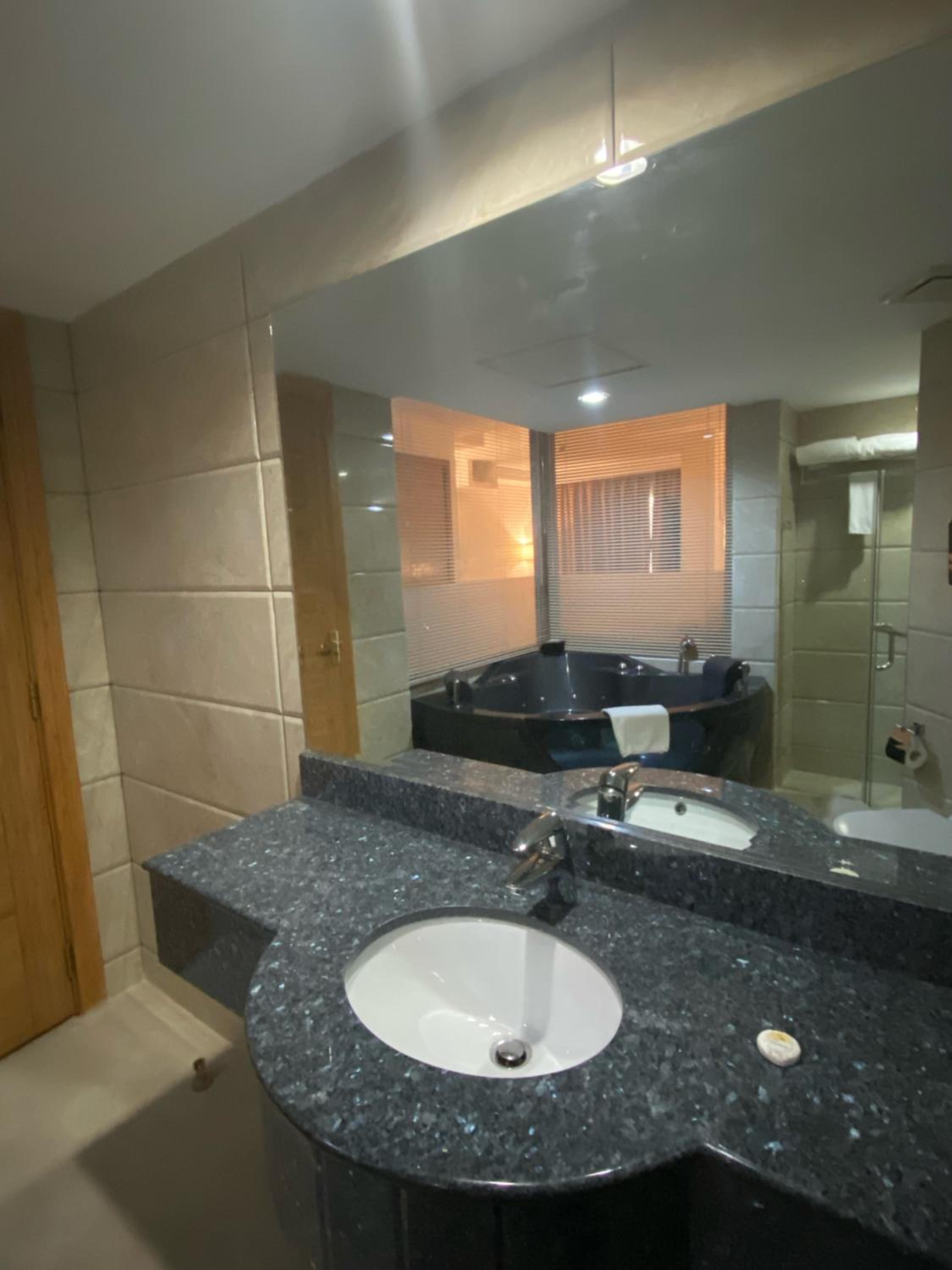 City Center Hotel — снимок 13