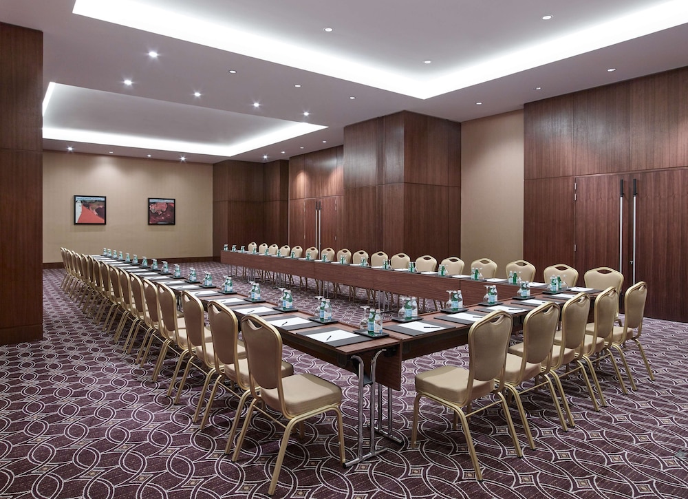 Swissotel Al Ghurair — снимок 8