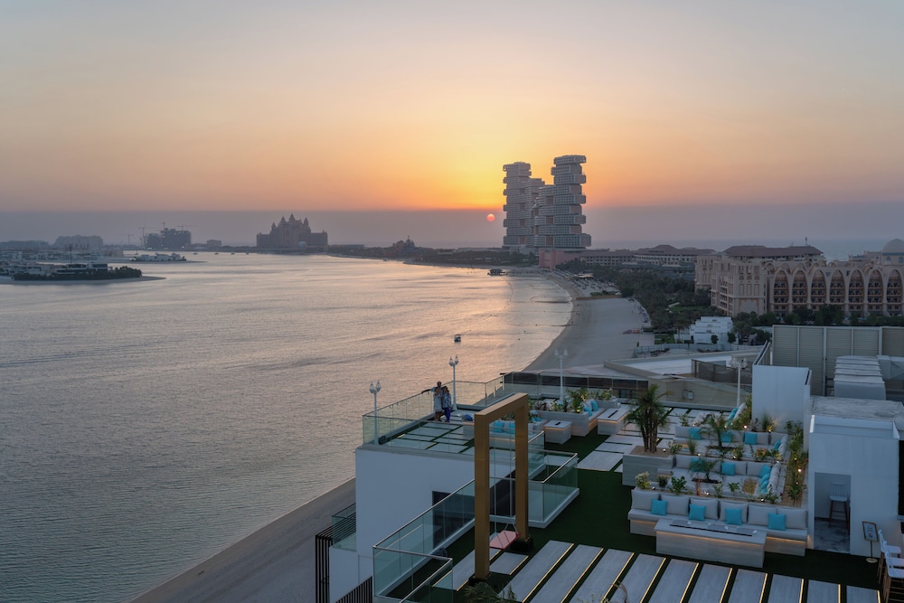C Central Resort the Palm — снимок 6